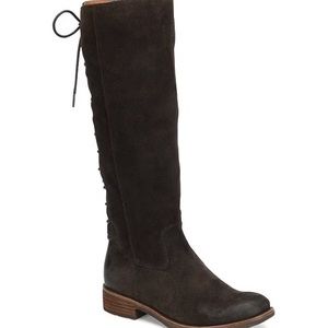 Soft Sharnell II high rise boots with adorable laces in the back